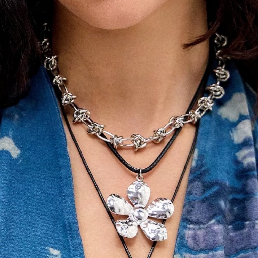 NWOT American Eagle Stamped Flower Necklace